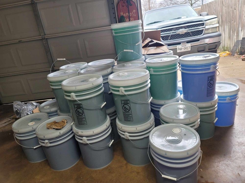 JABON PARA LAVAR ROPA Y PARA LAVAR TRASTES. Para Mas informacion call+1(contact info removed)53