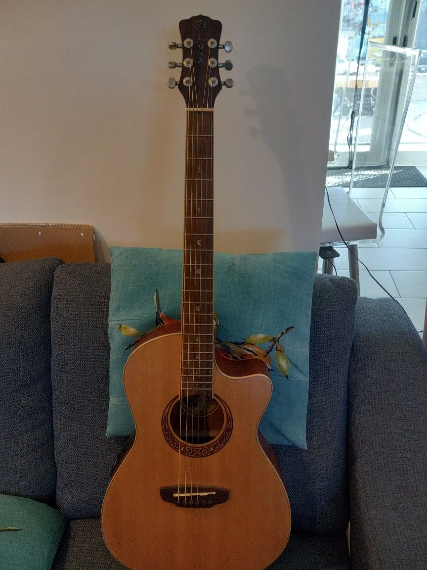Luna Acoustic Electric, Concert Body Guitar
