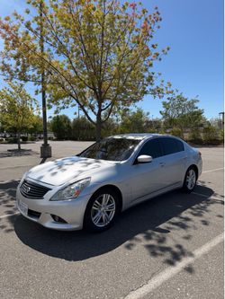2015 INFINITI Q40