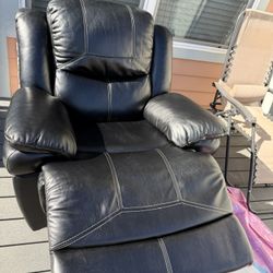 Used Comfy Black Recliner 