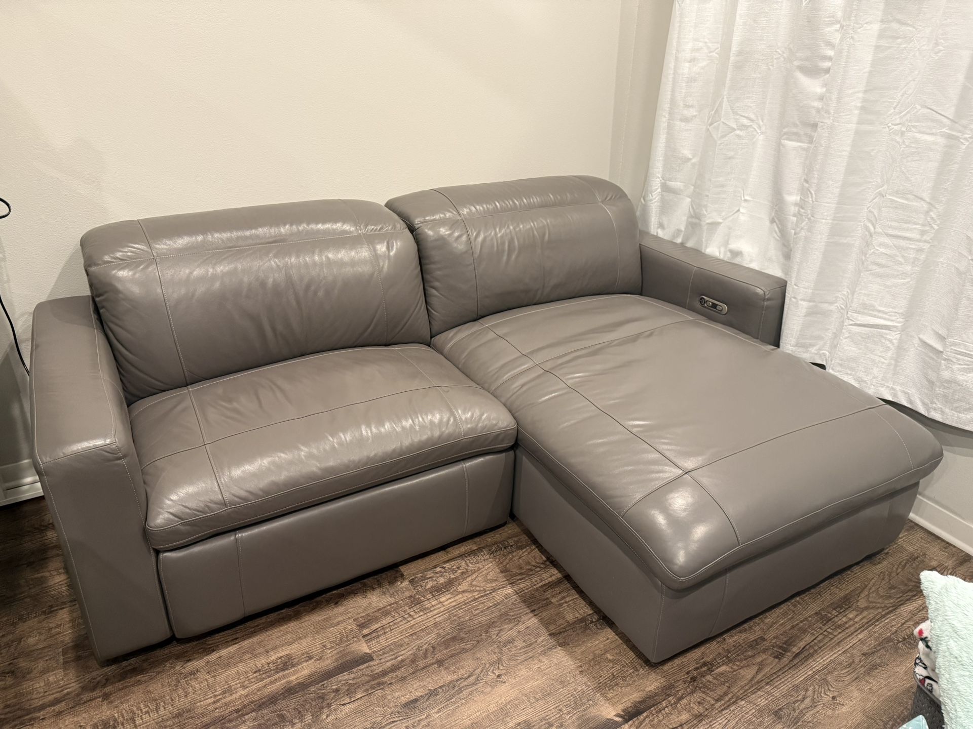 Luxurious genuine Leather Couch