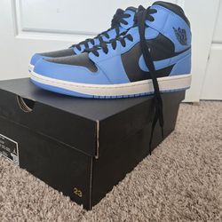Air Jordan 1 Mid University Blue Black White