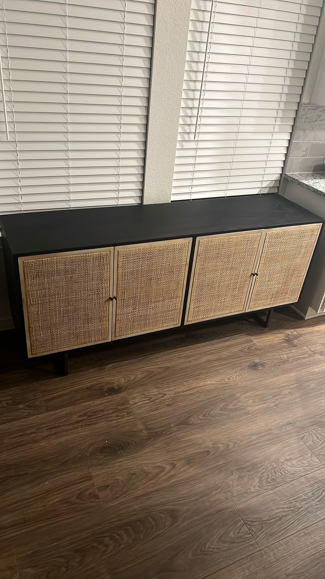 World market Media / TV Stand 