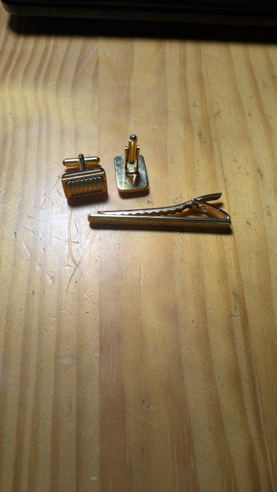 Gold-Plated Cuffs And Tie Clip