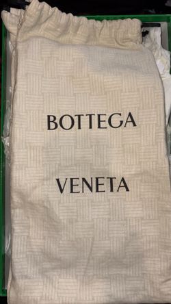 Pink bottega