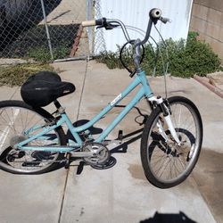 Giant:  Women's Bicycle: Turquoise Color