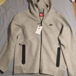 New Nike Tech Fleece Hoodie Men Sizes M, L, XL