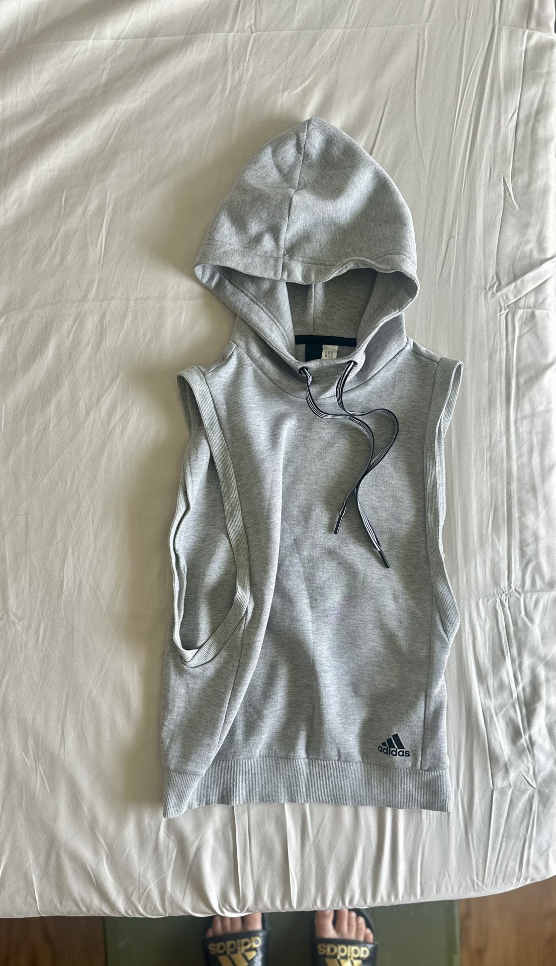 Adidas Sleeveless Gray Hoodie – Size Small – Lightweight Pullover Vest