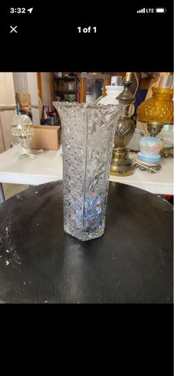 Clear Cut Crystal Glass Vase