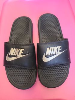 Nike size 8  25Cm