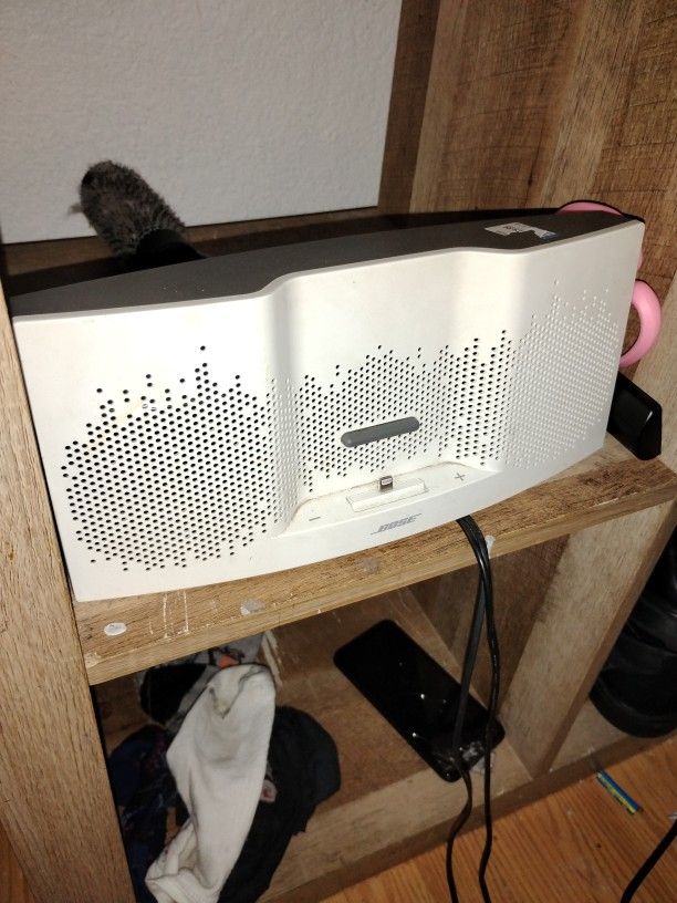 Bose Apple Speaker With Aux For Android Phones