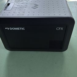 Dometic ice chest electric