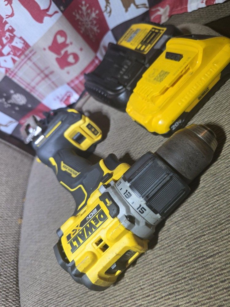 Dewalt 20v XR Hammer Drill Driver Battery And Charger.. Firm on Price..