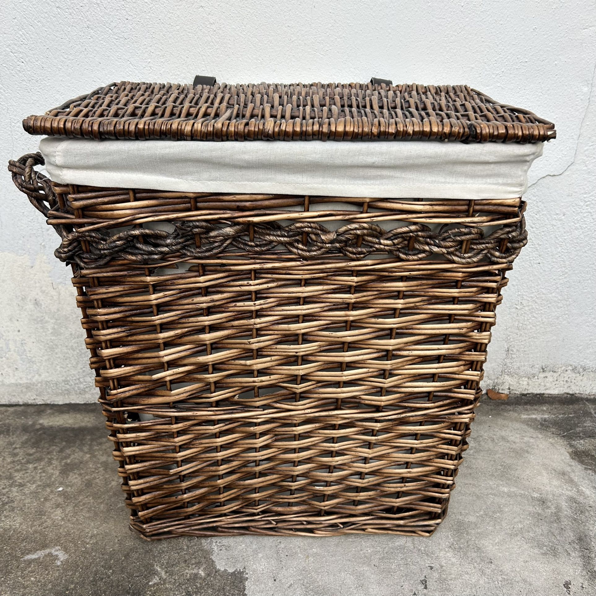 Wicker Laundry Hamper Basket