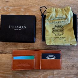 Brand NEW Filson Leather Wallet