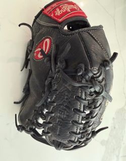 Rawlings Black Leather Baseball Glove