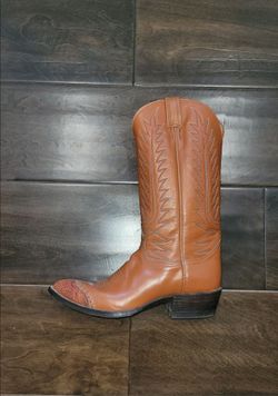 Women's vinntage size 7 Tony Lama Western Cowboy Boots leather