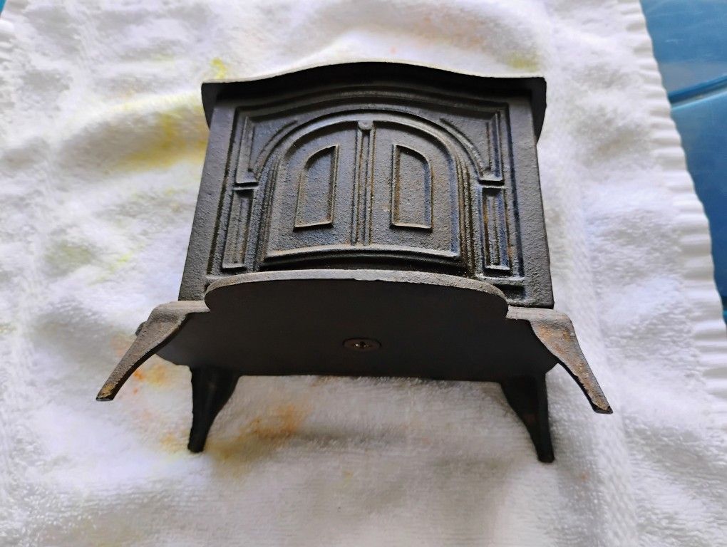 Cast Iron Old Piggy Bank