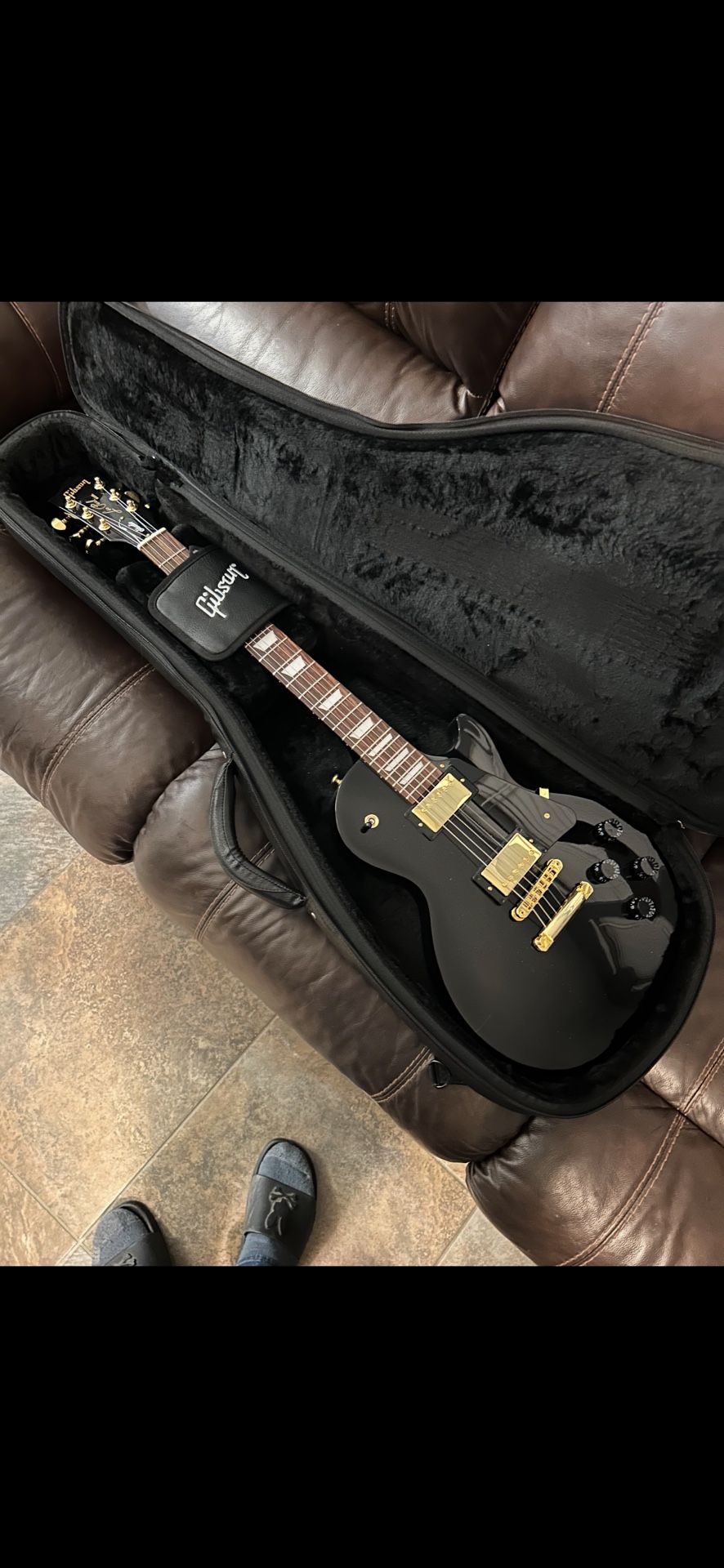 Brand New Gibson Less Paul Studio Limited Run all gold Nashville hardware