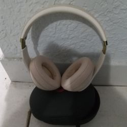 . Dre Beats  Studio3