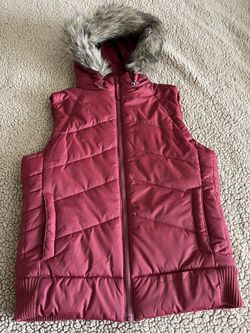 Jonathan Stone Girl’s Burgundy Puffer Vest w/detachable Hood Size L (14-16)