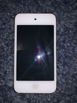 IPod touch don’t know which one but it works and comes with charger