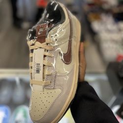 Nike Dunk Low Dark Pony Soft Pearl 