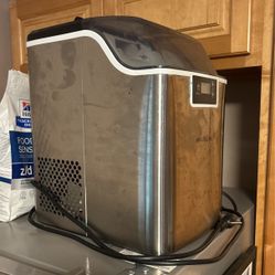 Ice Maker 