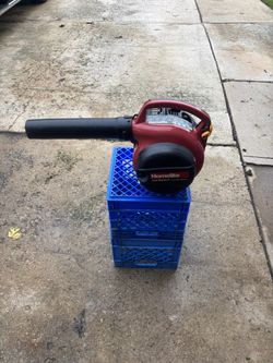 Homelite Yard Broom 2 30cc 2-Stroke Handheld Leaf Blower