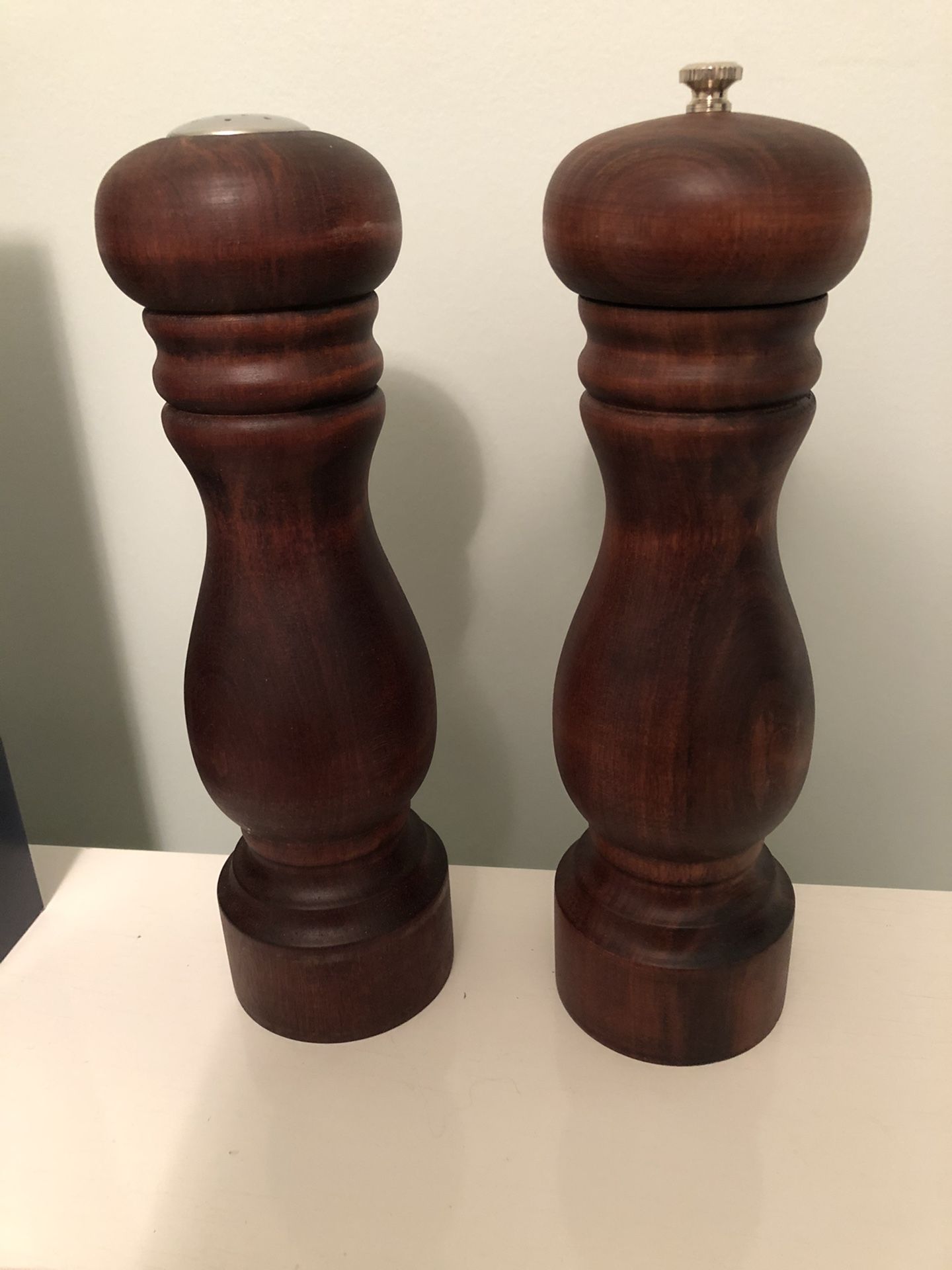 Salt and pepper mills