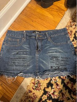 Vintage abbey dawn by Avril Lavigne