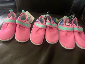Speedo water shoes