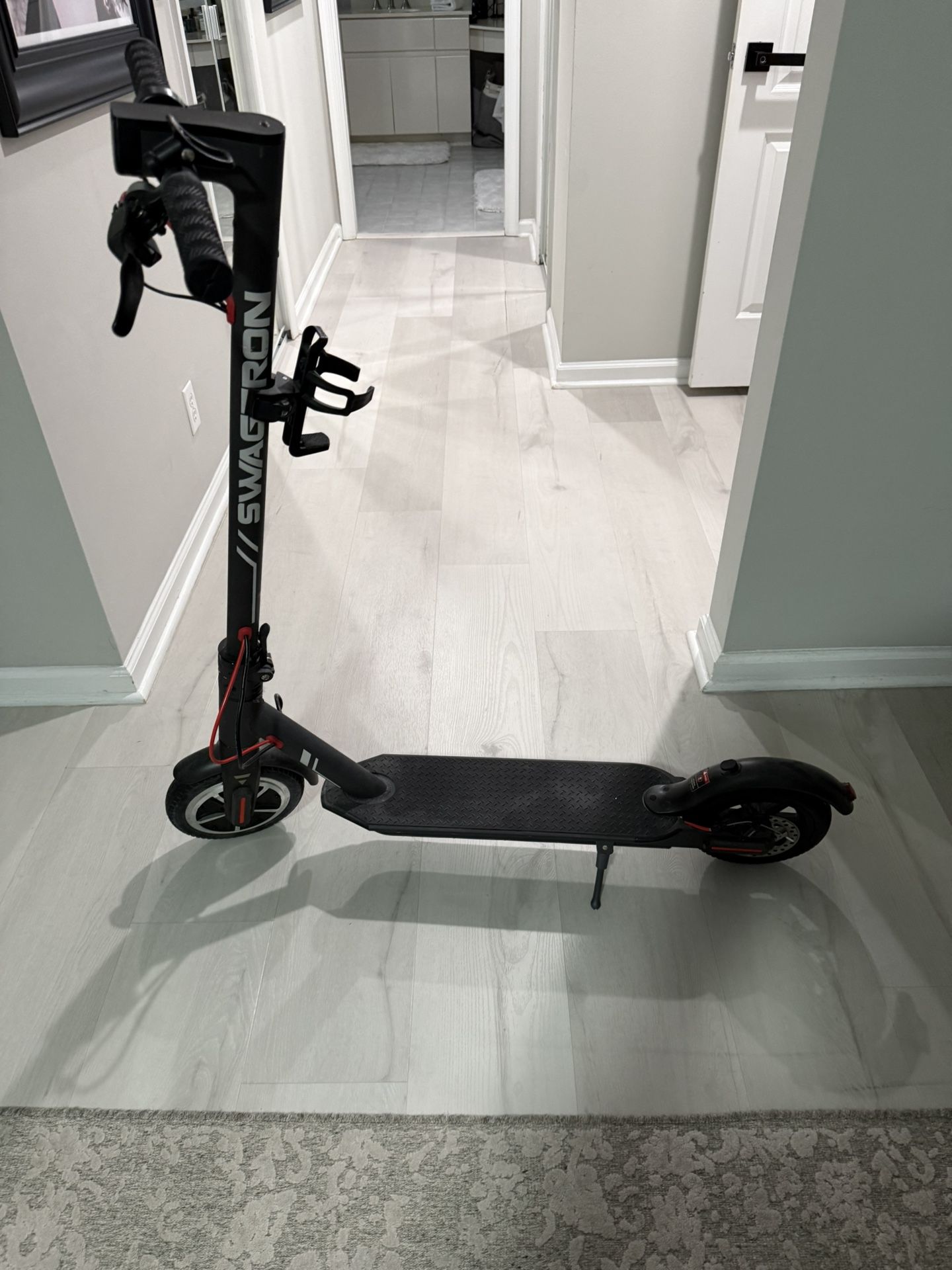 LIKE NEW - Swagtron Scooter For Sale