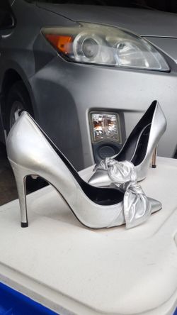 Ted Baker London Heels (Like New)