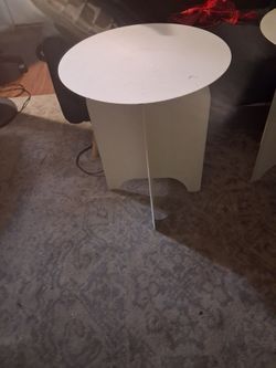 2 Metal end tables