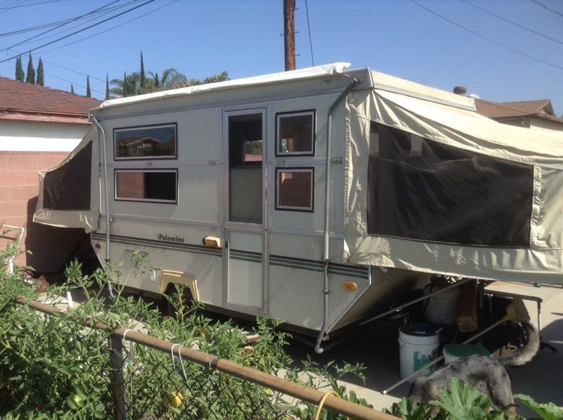 Palomino hard side pop up tent trailer 1989
