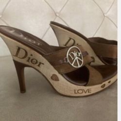 AUTHENTIC CHRISTIAN DiOR