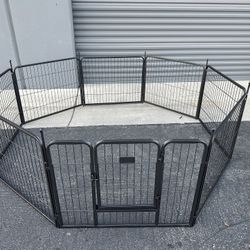 Brand New in Box – 8 Panel Dog Fence
