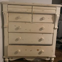 Dresser & Desk Bedroom Set