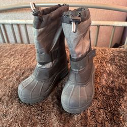 Columbia Unisex Size 12 Snow Boots