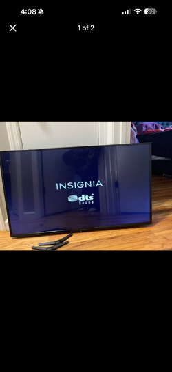 40 inch . Not a smart tv !!!