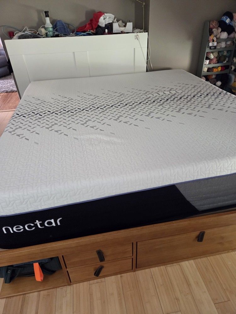 Nectar Luxe Hybrid King Mattress 