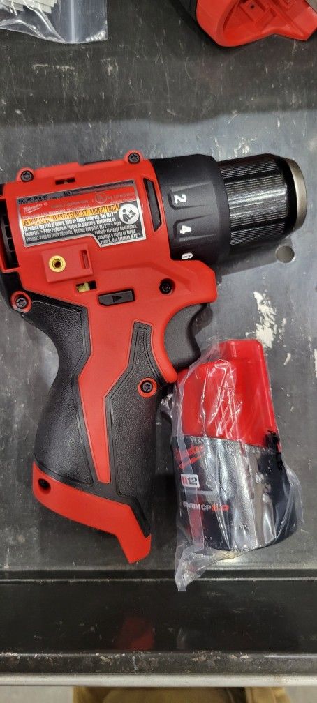 M12 Drill With Battery 