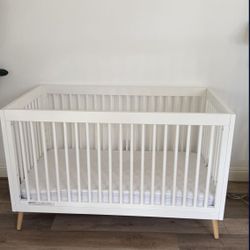 Delta Children 4-in-1 Convertible Crib 