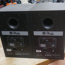 JBL PAIR OF SPEAKERS 305 PMK2 3 SERIES  PRE OWNED 888095-1 