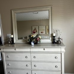 Real Wood King Bedroom Set With 2 Night Stand 