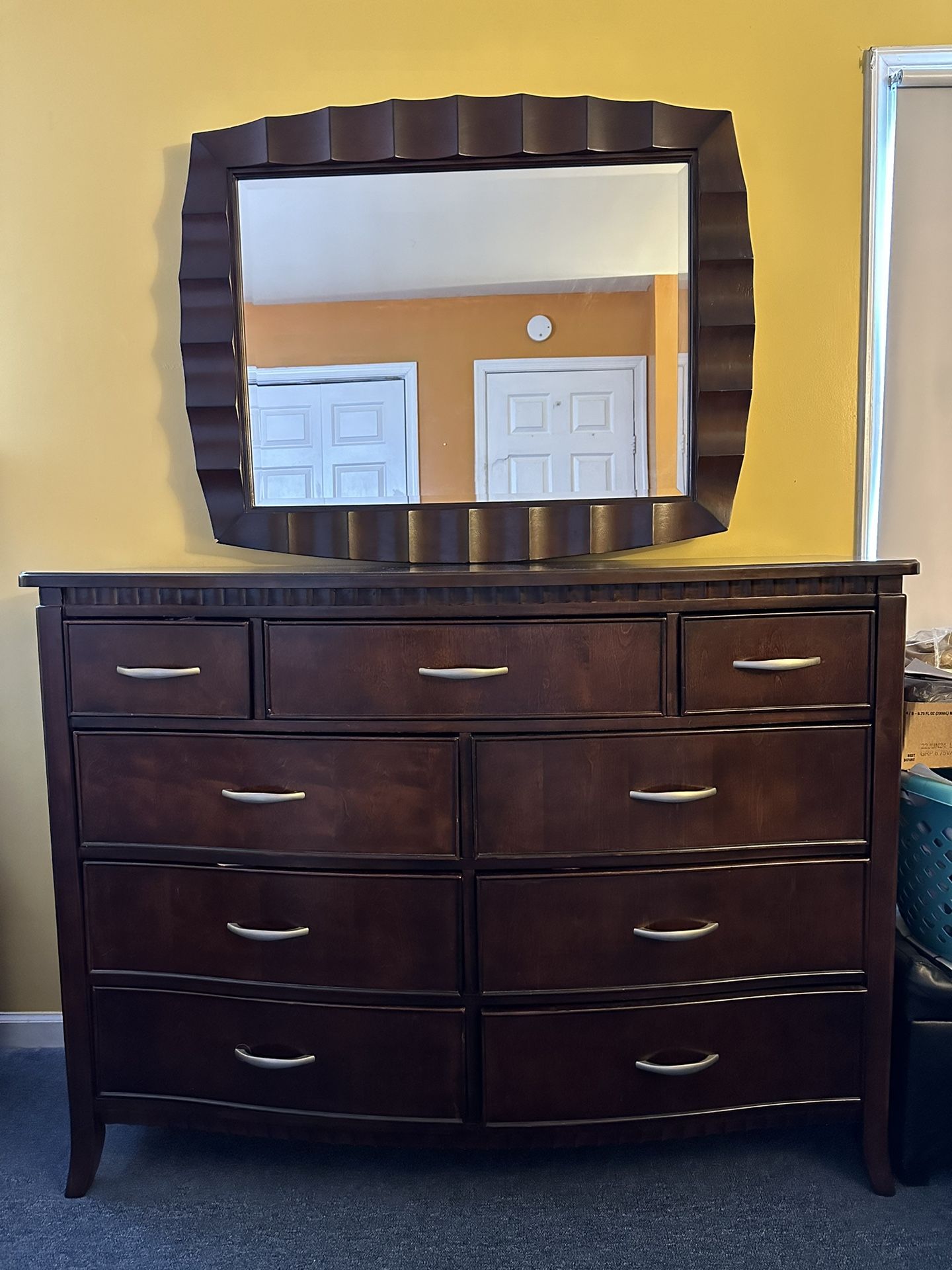 Queen Bedroom Set (Bed Frame, Box Spring, Dresser, Night Stands)
