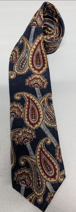 OSCAR DE LA RENTA TIE Blue 100% Silk Handmade Paisley Teardrop