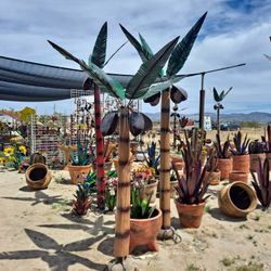Metal Yard Art, Wind Spinners & POTTERY 🌴 🌺 