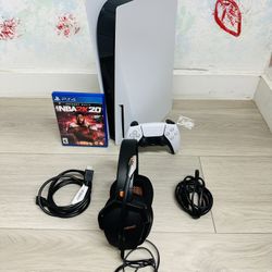 PlayStation 5 - Disc Version - 825GB , Bonus 1 Game , 1 Headset ( Used Very New )